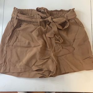 comfortable flowy shorts, tan color,new